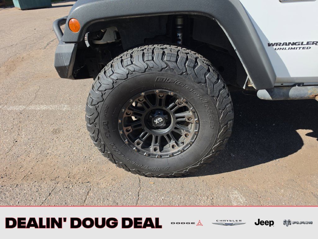 Used 2017 Jeep Wrangler Unlimited Rubicon AWD/4WD image 27