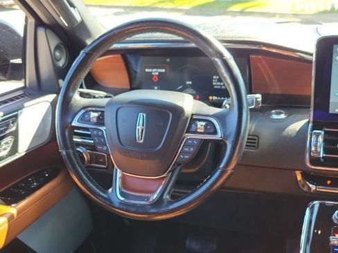 Certified 2020 Lincoln Navigator L Reserve w/ Luxury Package image 21