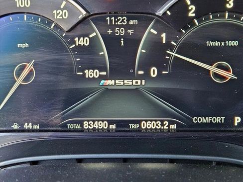 Used 2018 BMW M550i xDrive image 10