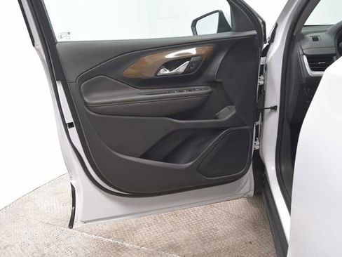 Used 2020 GMC Terrain SLE FWD image 24