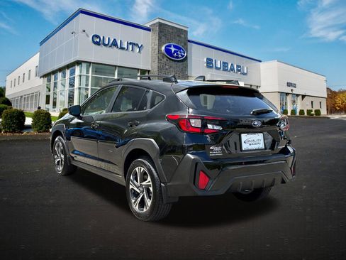 Used 2024 Subaru Crosstrek 2.0i Premium AWD/4WD image 2