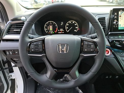 New 2026 Honda Odyssey Touring image 26