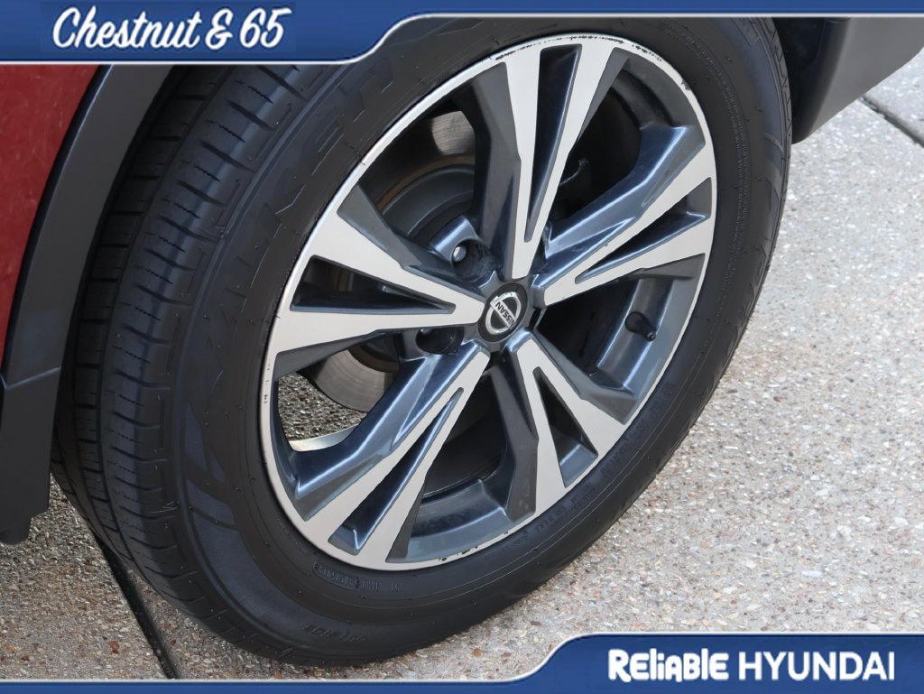 Used 2019 Nissan Rogue SV w/ Sun & Sound Touring Package AWD/4WD image 42
