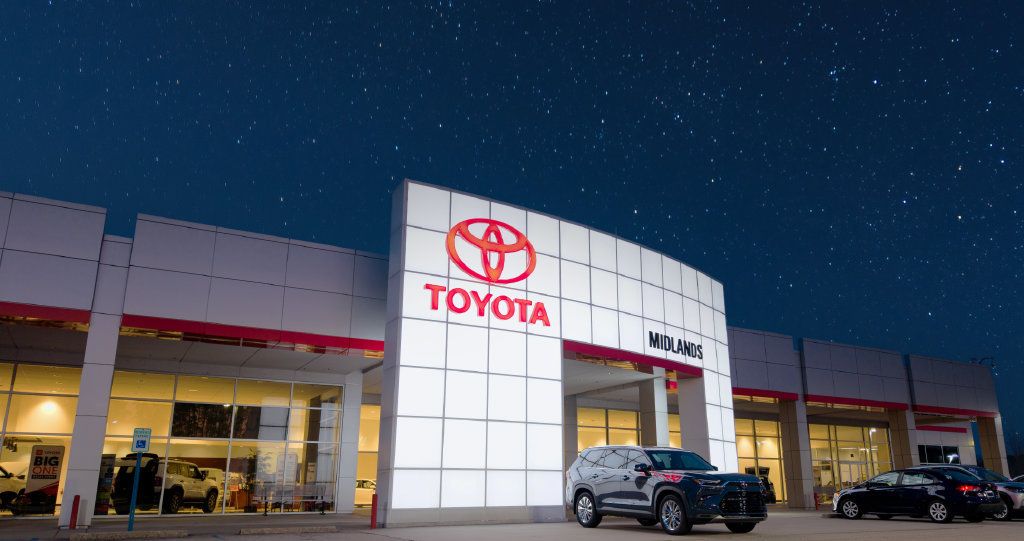 Used 2024 Toyota Sienna XLE FWD image 8