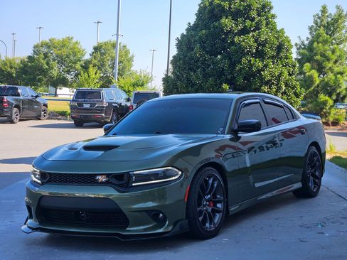 Used 2023 Dodge Charger R/T w/ Plus Group RWD image 3