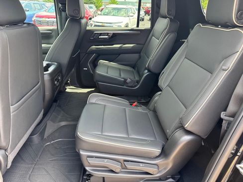 Used 2026 Chevrolet Suburban Premier w/ Sun And Tow Package AWD/4WD image 7
