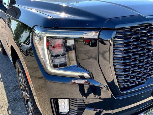 Used 2021 GMC Yukon Denali w/ Denali Premium Package AWD/4WD image 28