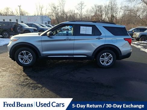 Certified 2022 Ford Explorer XLT w/ Equipment Group 202A image 6