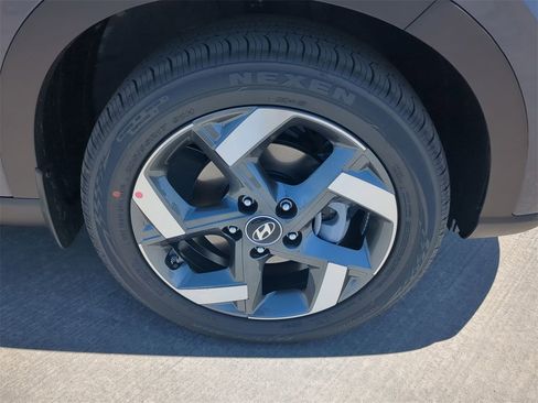 New 2025 Hyundai Venue Limited image 9