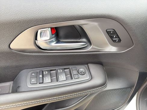 New 2026 Chrysler Pacifica Select w/ S Appearance Package FWD image 19