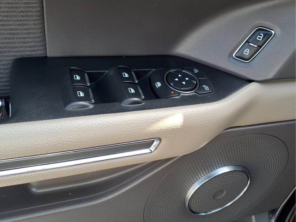 Used 2021 Ford Expedition XLT RWD image 12