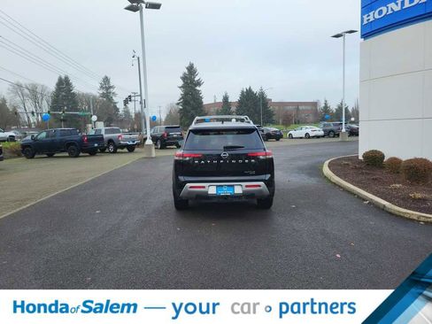 Used 2022 Nissan Pathfinder Platinum w/ Cargo Package image 30