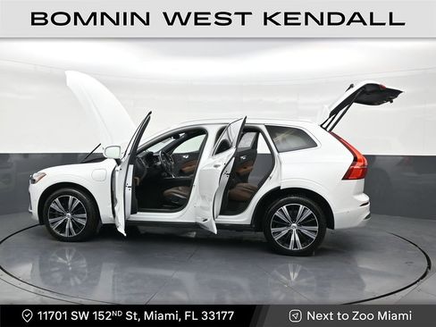 Used 2023 Volvo XC60 T8 Plus image 30