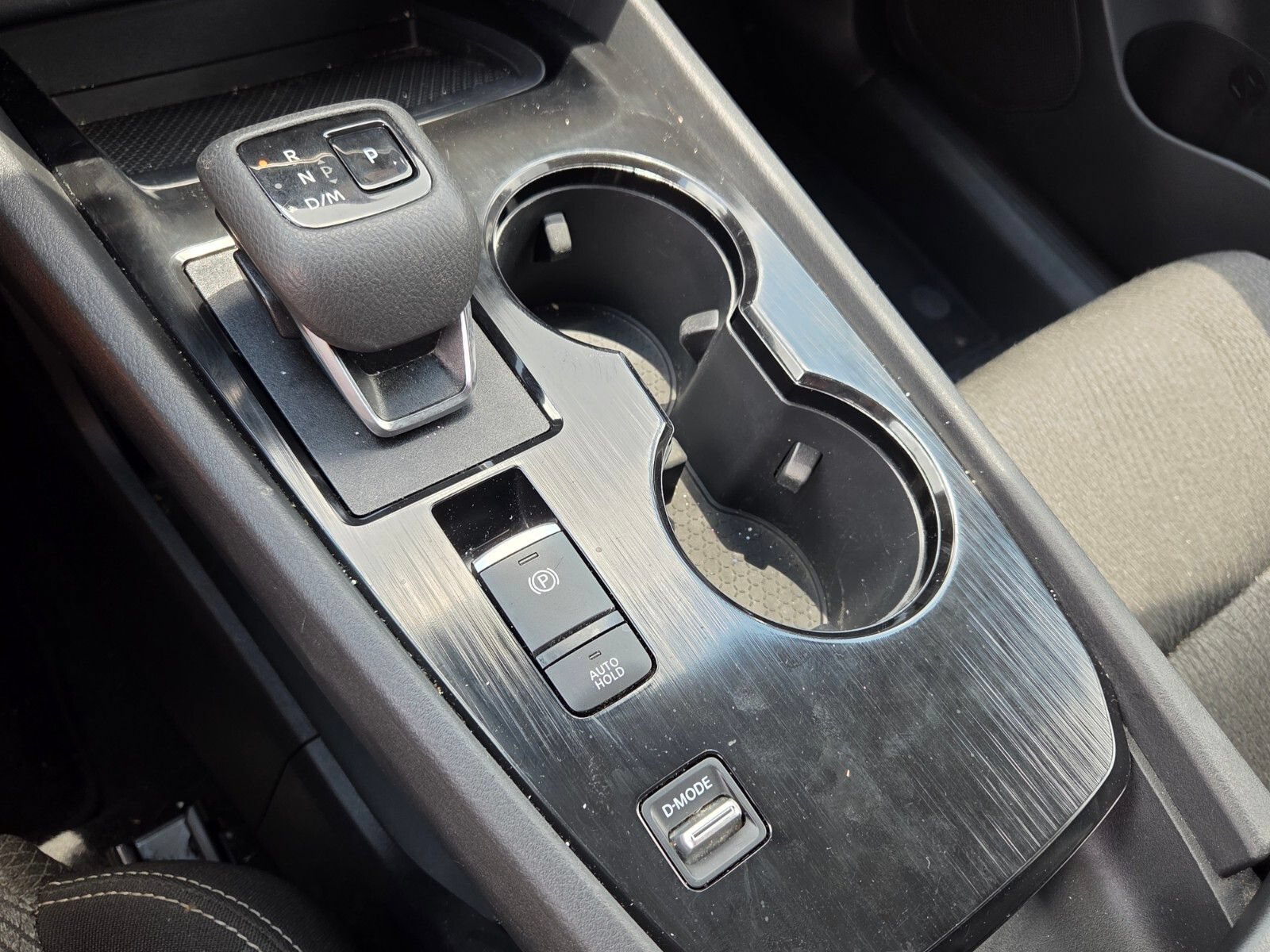 Used 2025 Nissan Rogue SV FWD image 22
