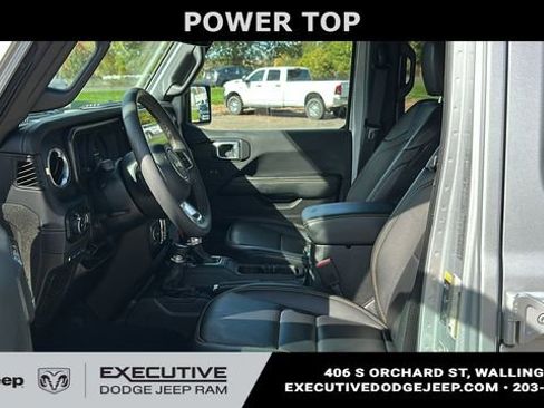 Used 2024 Jeep Wrangler Unlimited Sahara w/ Technology Group AWD/4WD image 10