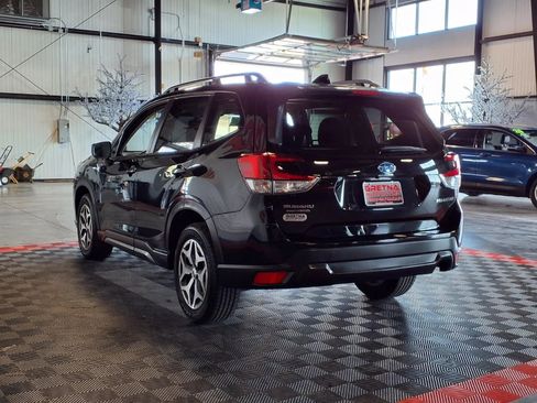Used 2024 Subaru Forester Premium AWD/4WD image 4