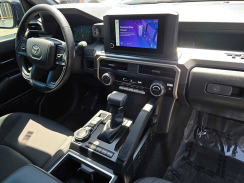 Used 2024 Toyota Tacoma SR5 AWD/4WD image 10