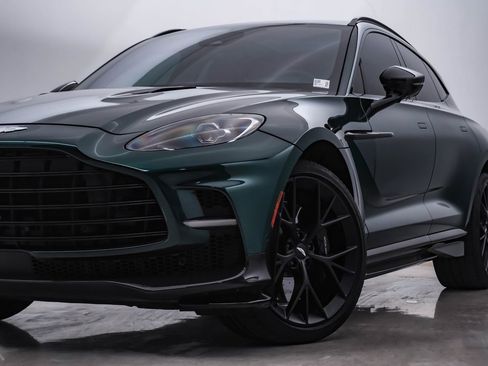 Used 2025 Aston Martin DBX 707 image 2