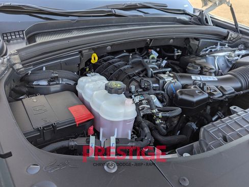 Used 2024 Jeep Grand Cherokee Laredo AWD/4WD image 30