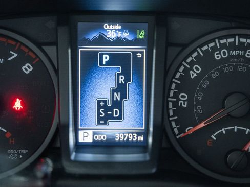 Used 2021 Toyota Tacoma SR w/ SR Convenience Package image 36