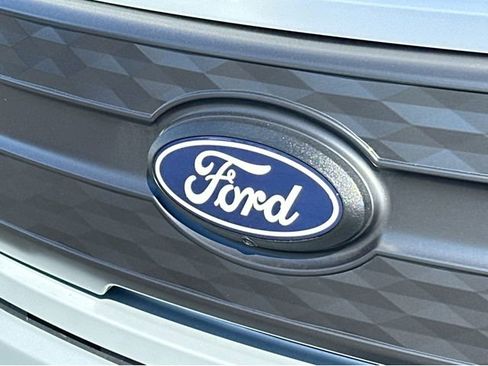 New 2025 Ford F150 Lightning Lariat image 26