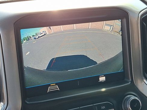 Used 2022 Chevrolet Silverado 1500 LT w/ Bed Protection Package AWD/4WD image 18