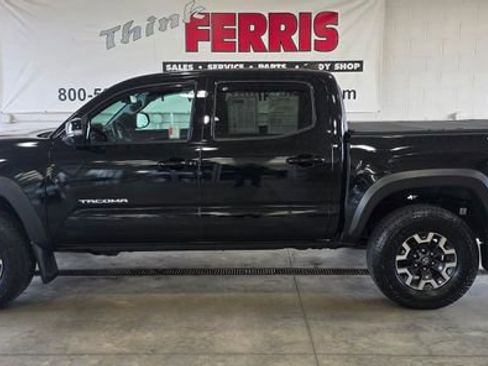 Used 2023 Toyota Tacoma TRD Off-Road image 2