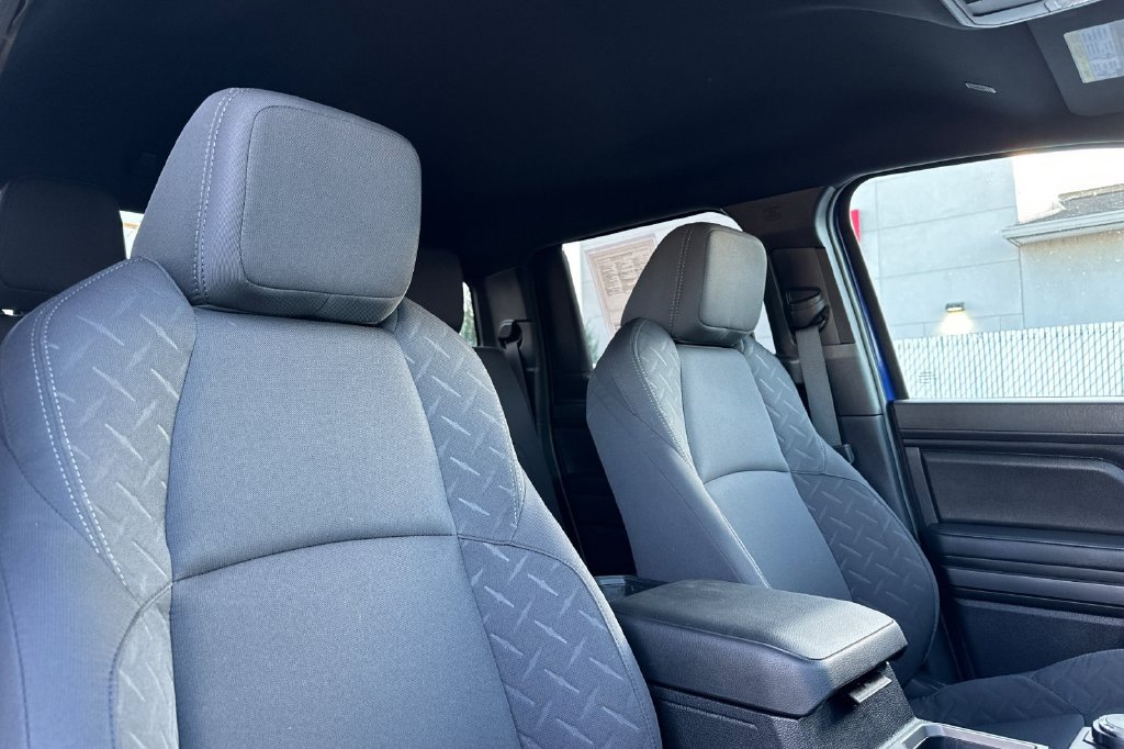 Used 2025 Toyota Tacoma SR5 AWD/4WD image 18