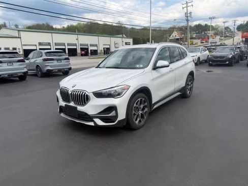 Used 2021 BMW X1 xDrive28i w/ Convenience Package AWD/4WD image 3