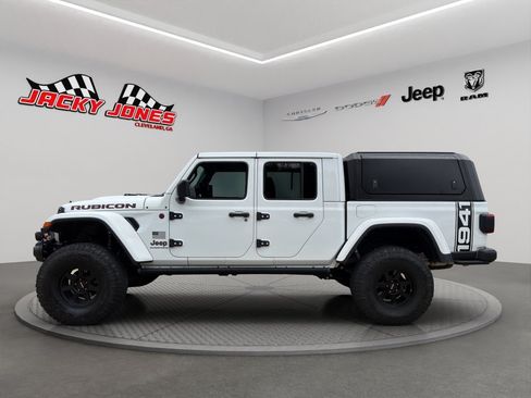 Used 2023 Jeep Gladiator Rubicon w/ LED Lighting Group AWD/4WD image 2