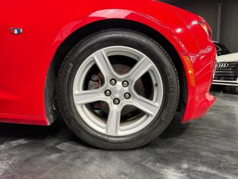 Used 2017 Chevrolet Camaro LT RWD image 21