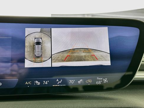 Used 2025 Buick Enclave Preferred FWD image 23