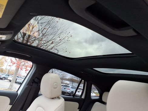 Certified 2025 Mercedes-Benz GLA 250 4MATIC image 12