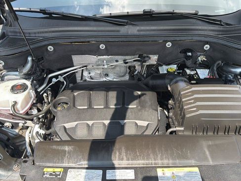 Used 2024 Volkswagen Atlas SE AWD/4WD image 25