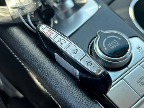 Used 2025 Genesis G70 2.5T RWD image 21