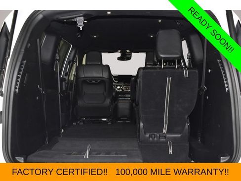 Certified 2025 Chrysler Pacifica Select FWD image 21