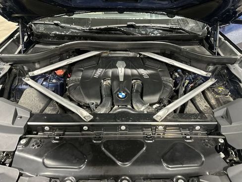 Used 2019 BMW X5 xDrive50i w/ M Sport Package AWD/4WD image 22