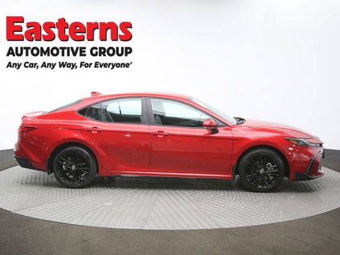 Used 2025 Toyota Camry SE w/ Convenience Package image 45