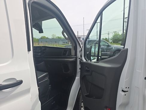 Used 2025 Ford Transit 250 148 Medium Roof RWD image 30