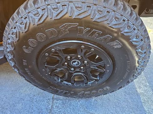 Used 2022 Ford Bronco Wildtrak image 6