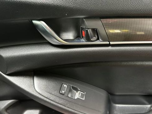 Used 2020 Honda Accord Sport image 20