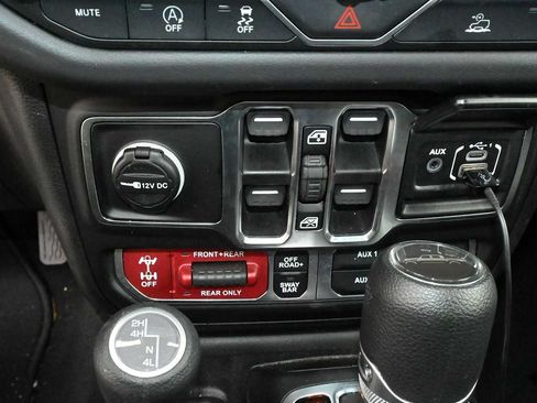 Used 2026 Jeep Gladiator Rubicon AWD/4WD image 15