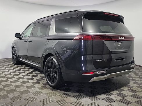 Certified 2024 Kia Carnival SX FWD image 10