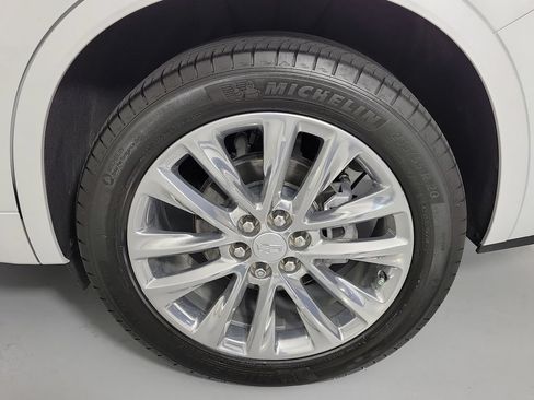 Used 2024 Cadillac XT6 Premium Luxury w/ Technology Package FWD image 9