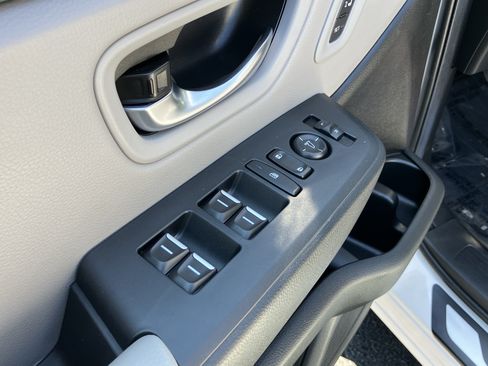 Used 2025 Honda Pilot EX-L image 15
