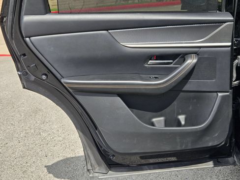 Used 2025 MAZDA CX-90 3.3 Turbo w/ Preferred Package AWD/4WD image 16