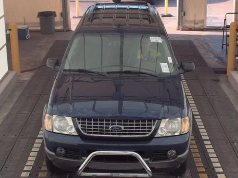Used 2004 Ford Explorer XLT image 2