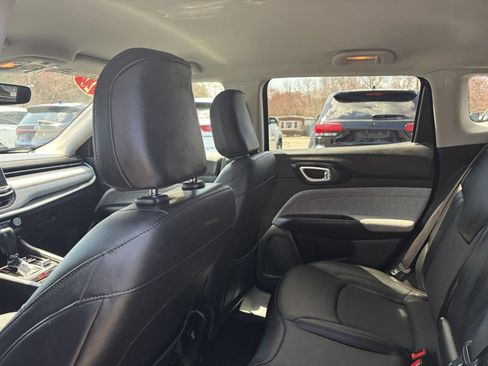 Used 2022 Jeep Compass Latitude image 22