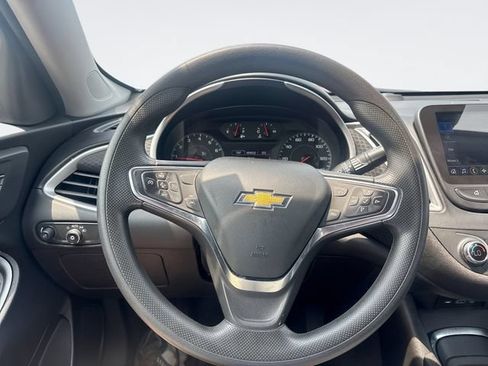 Used 2025 Chevrolet Malibu LT FWD image 14