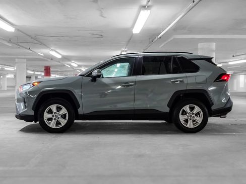 Used 2021 Toyota RAV4 XLE FWD image 14